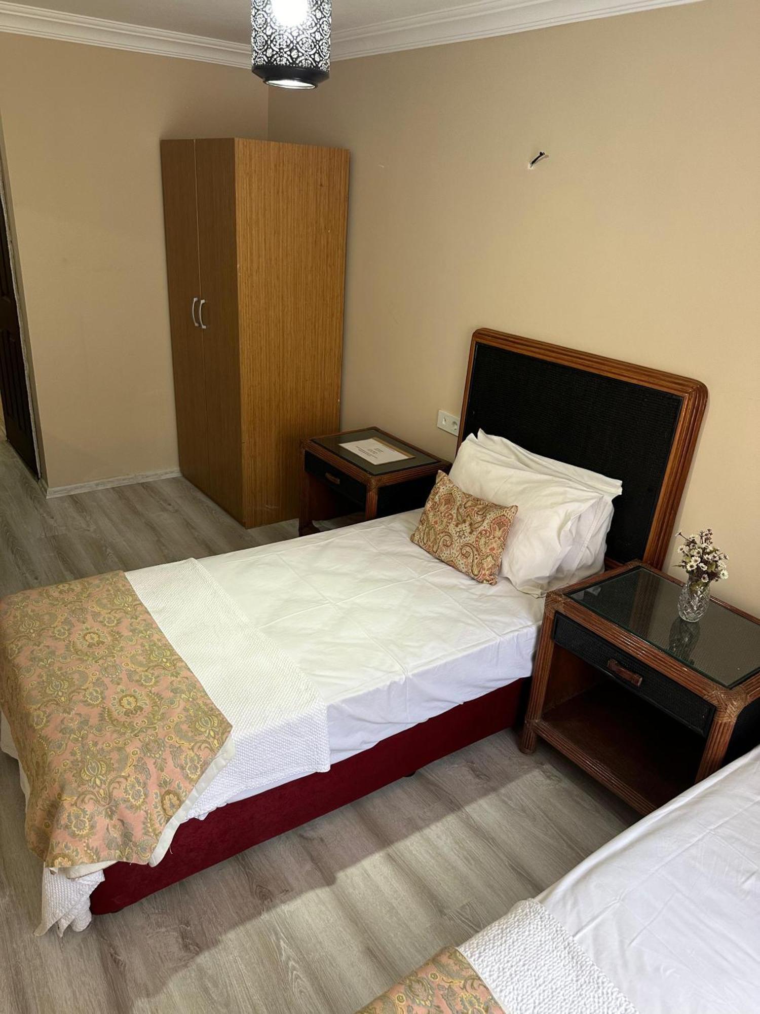 Loost Town Inn Hotel 安塔利亚 外观 照片