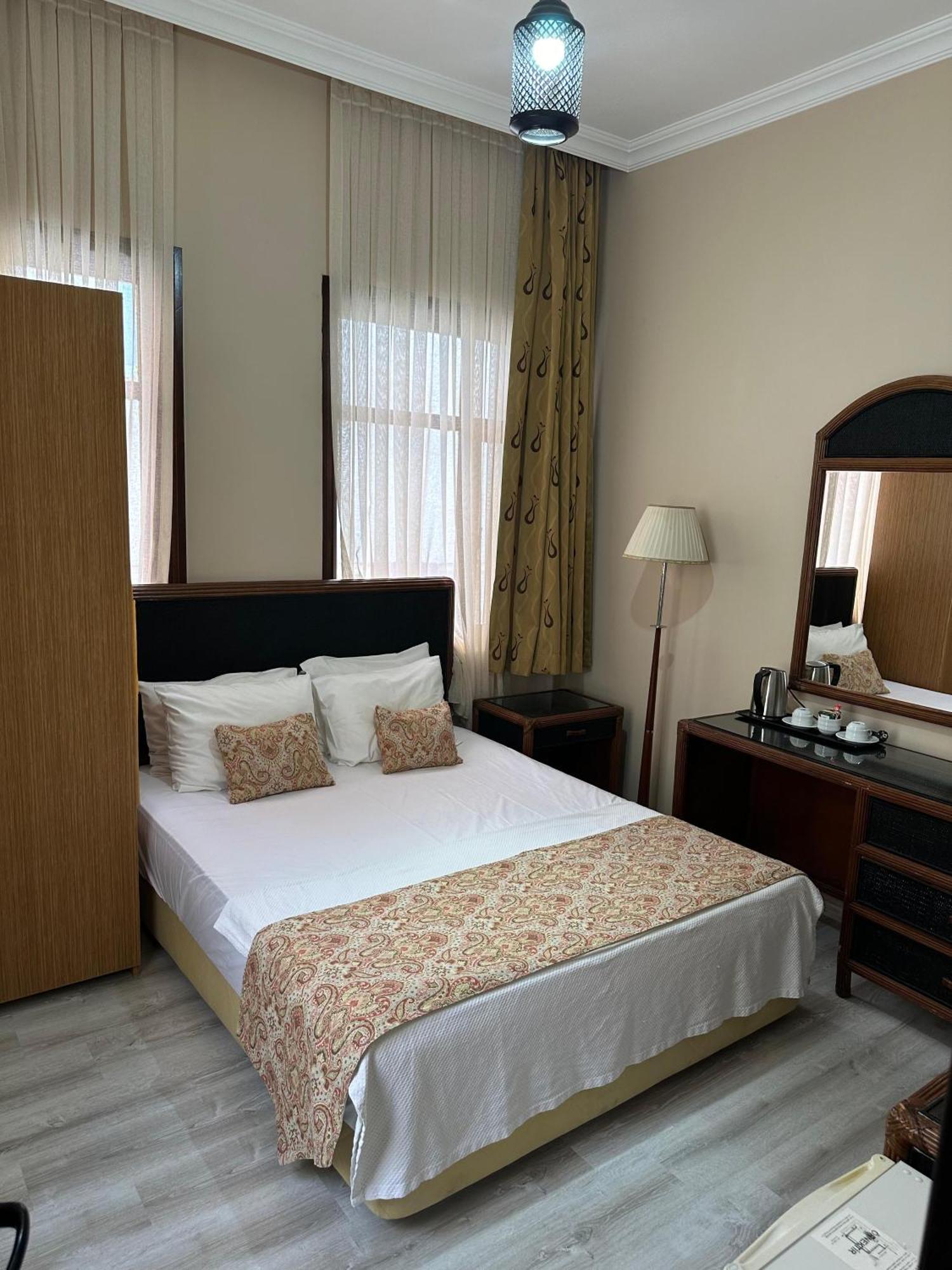 Loost Town Inn Hotel 安塔利亚 外观 照片
